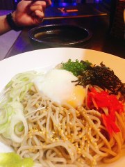 Hiyashi Soba là mì kiểu Nhật Bản lạnh với nước sốt thơm ngọt