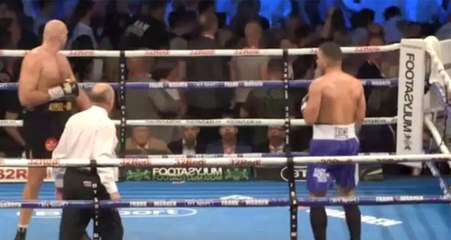 Dünya Şampiyonu Tyson Fury, Maçı Bırakıp Tribündeki Kavgayı İzledi