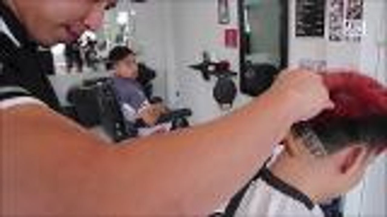 Thai teens dye hair ahead of World Cup