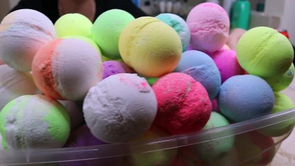 100 RAINBOW BATH BOMB CHALLENGE!