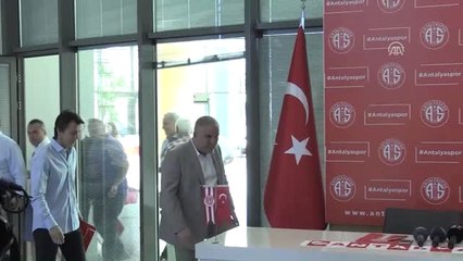 Antalyaspor'da Bülent Korkmaz İmza Attı (1)