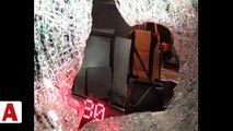 Yolcu otobüsüne taşlı saldırı... Hareket halindeki yolcu otobüsüne atılan kaya parçası muavin koltuğuna saplandı