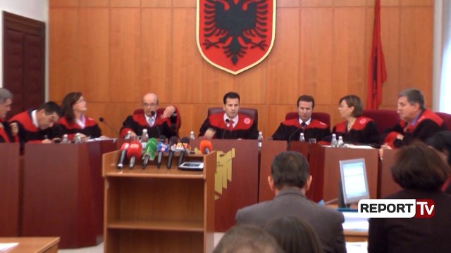 Report TV - Kryetari i Gjykatës Kushtetuese Bashkim Dedja kalon Vettingun