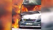 Alev alev yanan minibüs İstanbul trafiğini felç etti