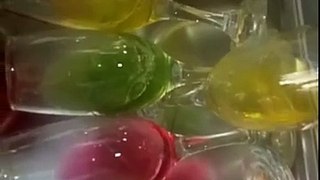 Разноцветное желе в бокалах