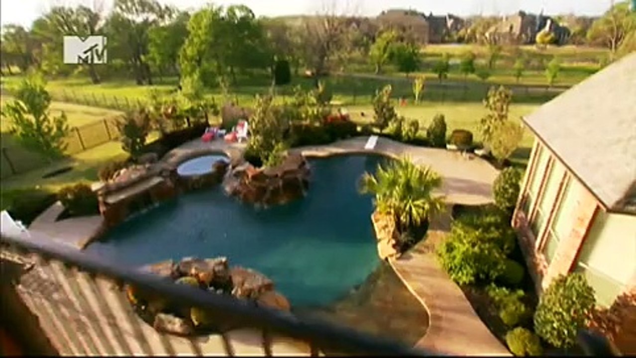 Teen Cribs - S01-E12 - Visit Conner & Olivia's and Gina's Crib