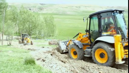 Başkale Belediyesi, Engelli Vatandaş İçin Evinin Kapısına Kadar Yol Yaptı