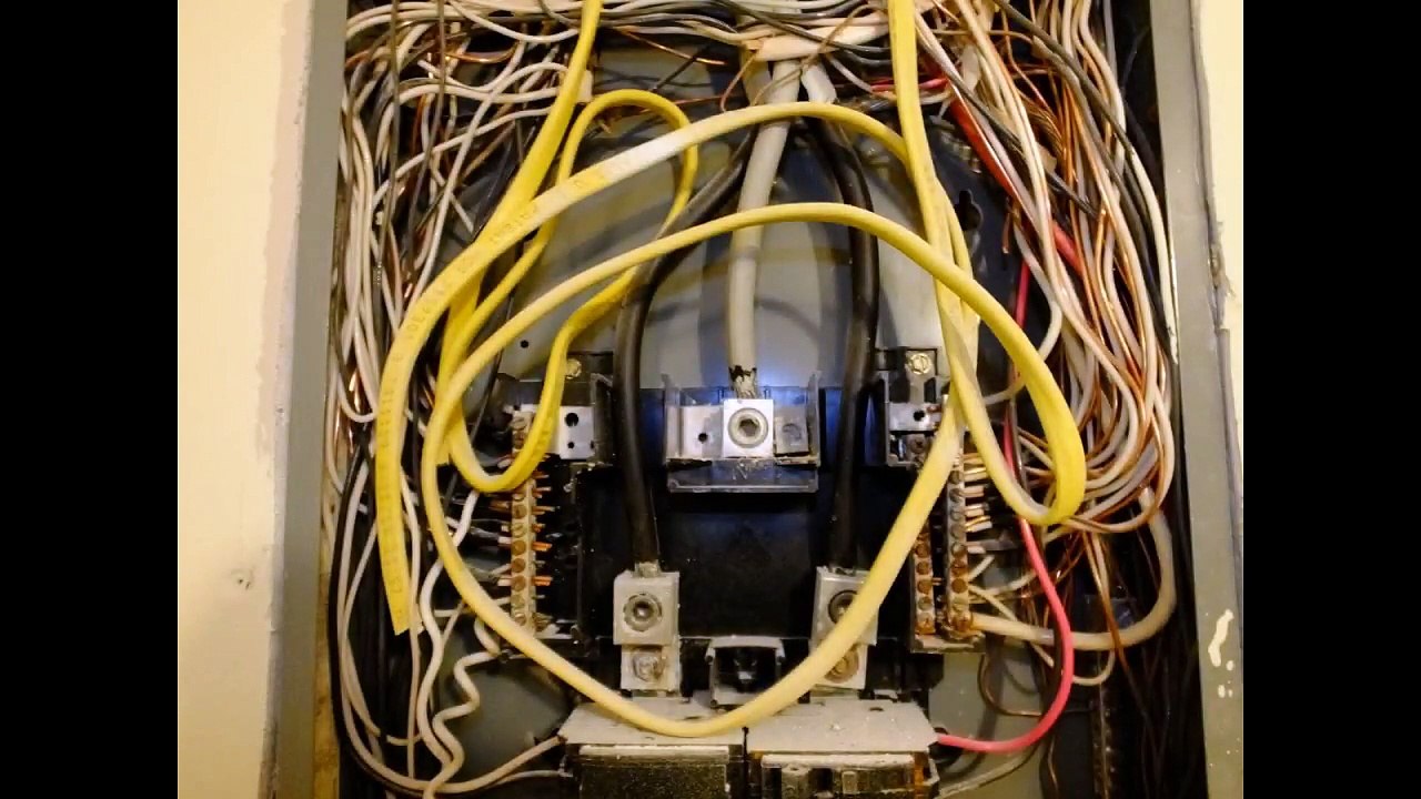 4 Common Problems Found In Electrical Panel Boxes