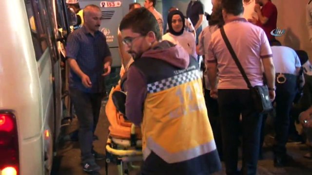 Fatih’te Trafik Kazası! Minibüs İle Özel Halk Otobüsü Çarpıştı: 10 Yaralı