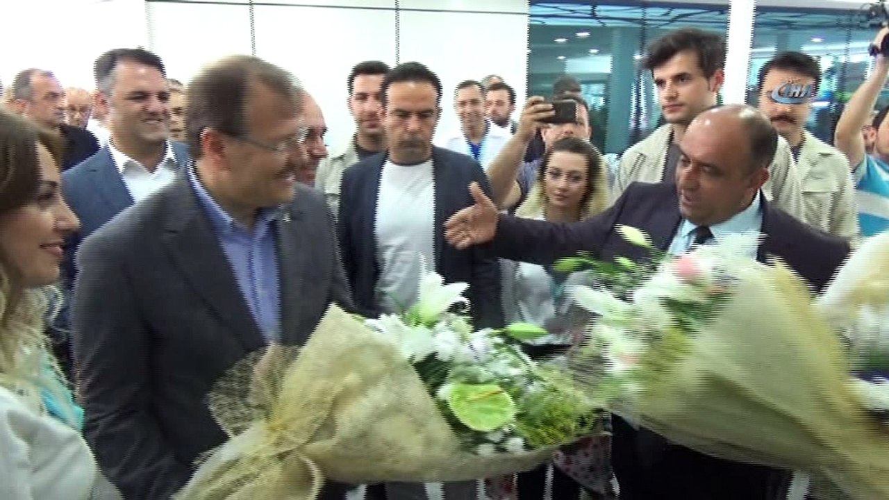Başbakan Yardımcısı Hakan Çavuşoğlu bayram öncesi hastaları unutmadı