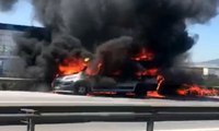 Alev alev yanan minibüs böyle patladı