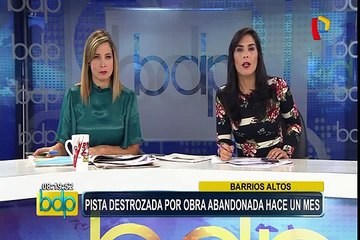 Barrios altos: moderno auto cae dentro de una zanja de obra inconclusa