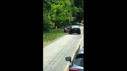 Quand tu as une envie très pressante dans les bouchons... pas trop le choix