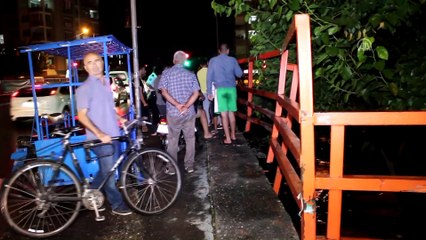 Adana'da otomobil sulama kanalına düştü