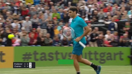Stuttgart - Retour gagnant pour Federer
