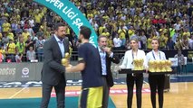 Spor Şampiyon Fenerbahçe Doğuş Kupasını Aldı