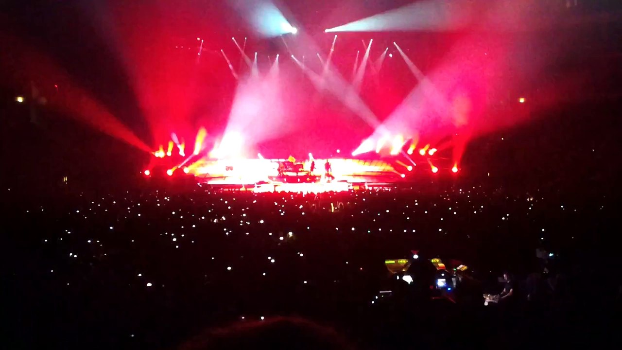 Muse - Unsustainable, Prague O2 Arena, 11/22/2012