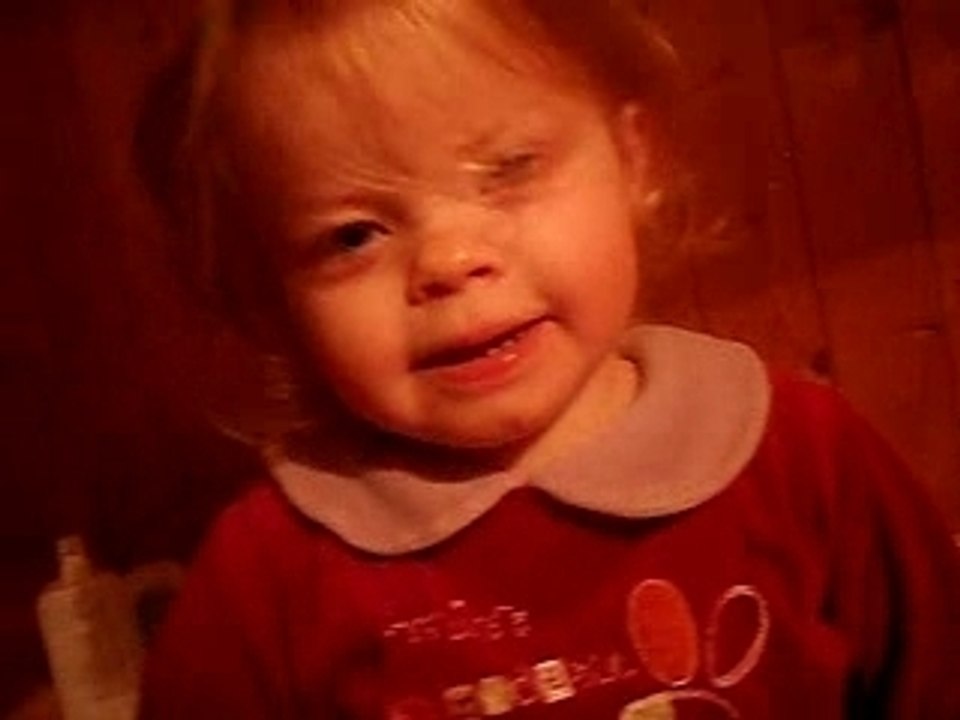 Solo de Chloé sur "Petit Papa Noël"