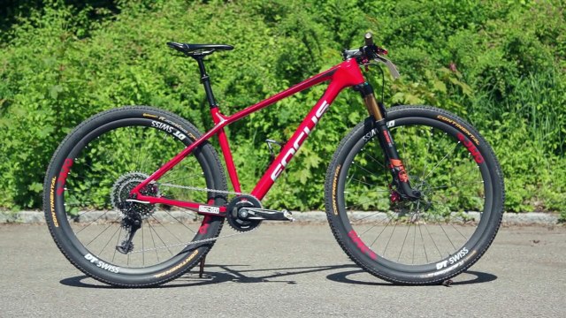 Florian Vogel's Focus Raven Max - Featherweight Custom Hardtail Bike Radar