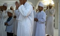 Jemaah Syahadatain Gelar Salat Id Lebih Awal