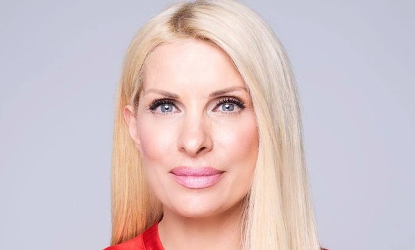 Ελένη Μενεγάκη: H φωτογράφησή της για τη νέα τηλεοπτική σεζόν