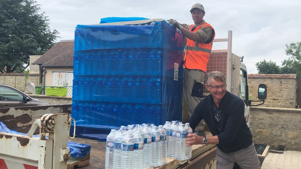 Distribution de bouteilles d’eau auprès des habitants de six communes de l’Orne