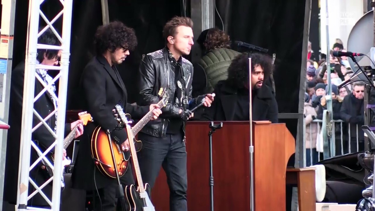 Héritage de Johnny Hallyday : Estelle Lefébure exprime son soutien à David Hallyday