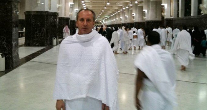 AK Partili Vekilden İnce'ye: Laiklik Elden Gidiyor Diyen Muharrem, Şimdi Umre Seyahati İle Övünüyor
