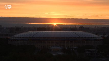 O nascer do sol sobre o estádio da abertura da Copa