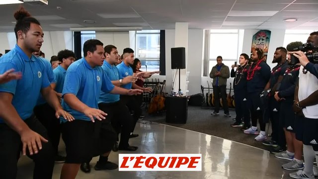 Les Bleus face au Haka des élèves de Otahuhu - Rugby - Bleus