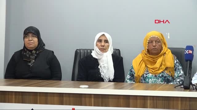 Diyarbakır PKK'nın Kaçırdığı Asker ve Polislerin Aileleri Basın Toplantısı Düzenledi
