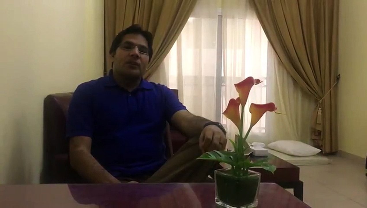 د پښتو وتلي سندرغاړي کرن خان د وي او ای ډیوه د فېس بک دلارې ټولو پښتنو ته د اختر امبارکي ویلي او د پښتنو په خاوره یې د امن دعا کړې