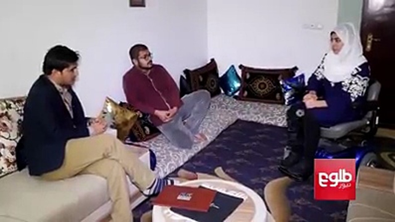 برشنا؛ دانش‌جویی که در حمله بر دانشگاه امریکایی افغانستان  زخم برداشته بود، موفقانه از دانشگاه فارغ شد.گزارش از زیار یاد