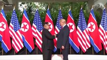 دیدار تاریخی ترمپ و کیمرئیس جمهور امریکا دونالد ترمپ امروز در یک گام تاریخی با رهبر کوریای شمالی کیم جونگ اون در سنگاپور دیدار کرد. لحظهء نخستین دیدار یک رئیس