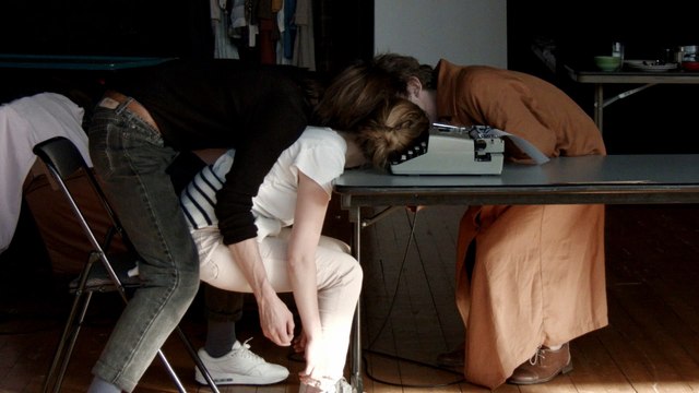 Les étudiants de l'Ecole du Nord répètent Le Pays lointain (un arrangement) .