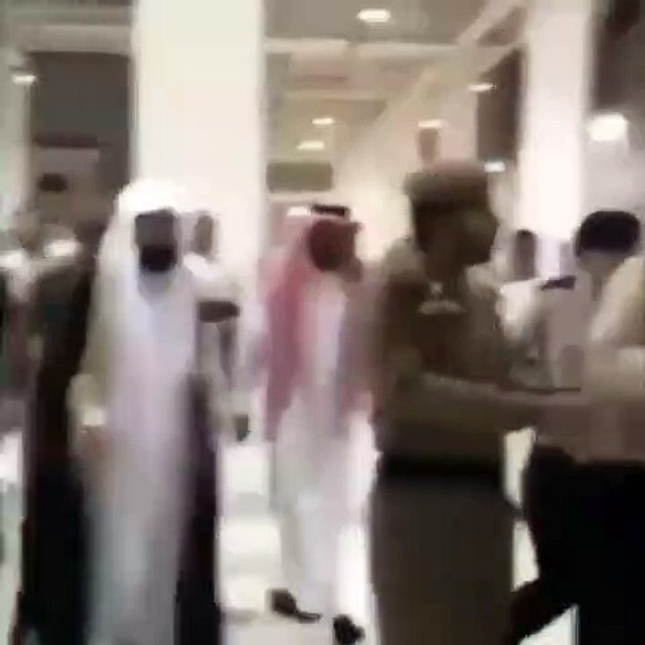 امام حرم سے ملاقات والاشخص سامنے آگیا