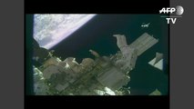 Astronautas instalam câmeras na ISS