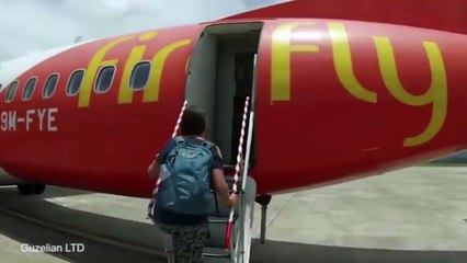 Un couple voyage seul dans un avion de ligne... Chanceux