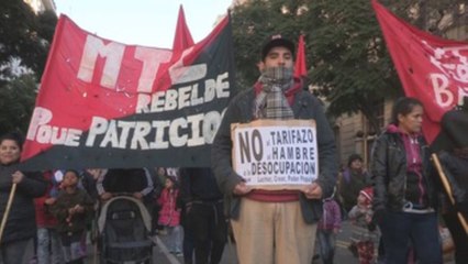 Скачать видео: Sindicatos argentinos desafían al FMI con paro general antes de inminente huelga