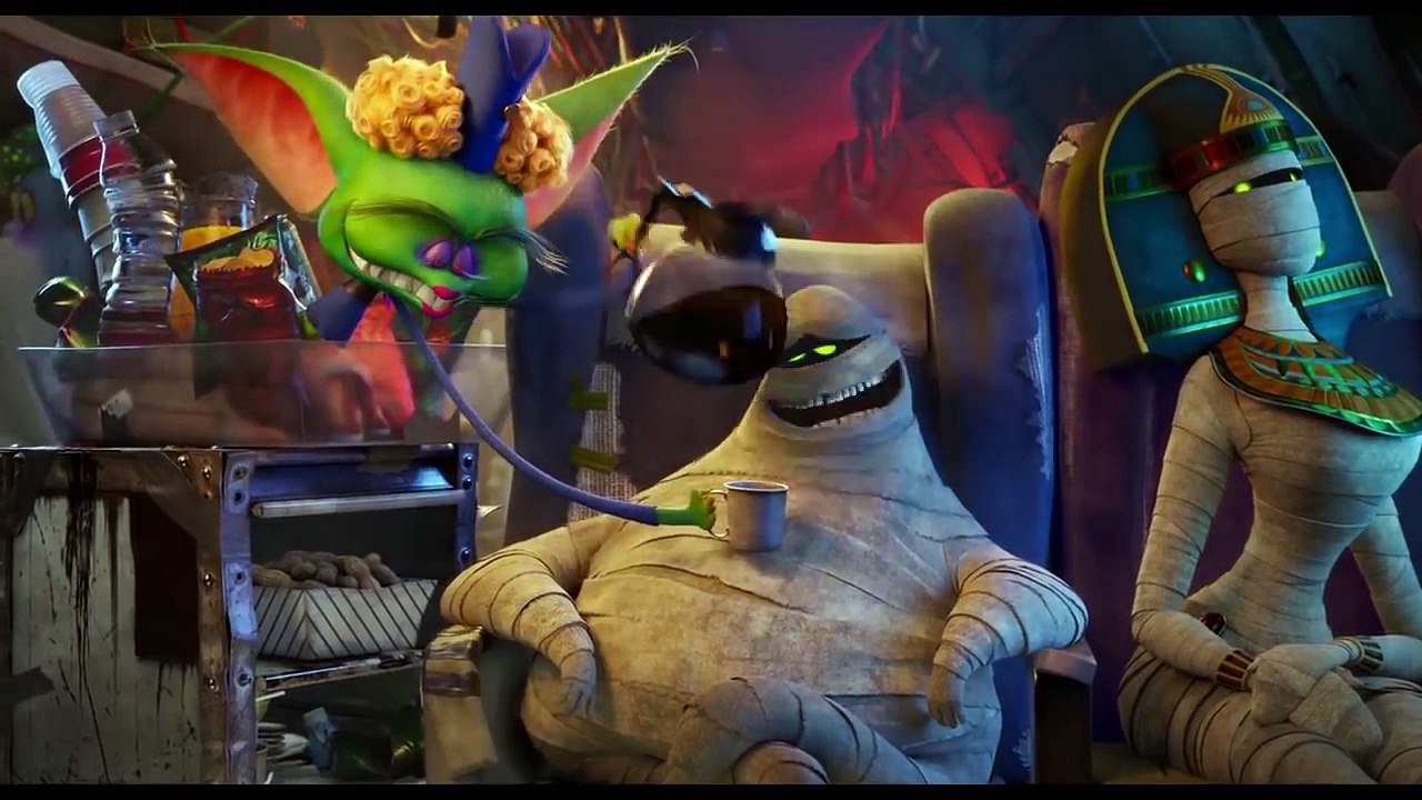 HOTEL TRANSYLVANIA 3_ Monster Vacation – Sneak Peek _ In Cinemas July 13th (1)