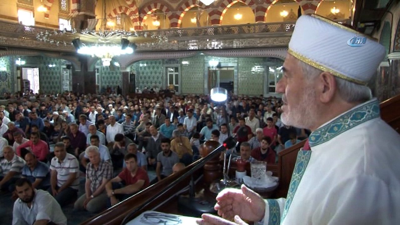 Elazığ’da bayram namazında camiler doldu