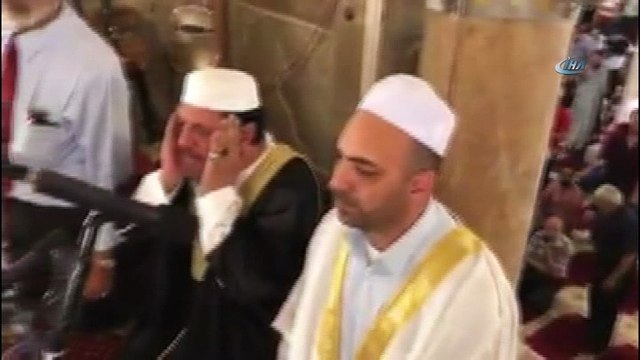 - Mescid-i Aksa'da binlerce Müslüman bayram namazı kıldı