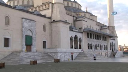 Kocatepe Camii Avlusunda Bayram Sevinci