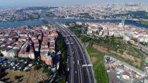 İstanbul'un bayram sabahı boş yolları havadan görüntülendi