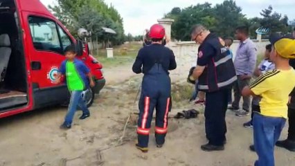 Bayram sabahı düştüğü kuyudan itfaiye kurtardı