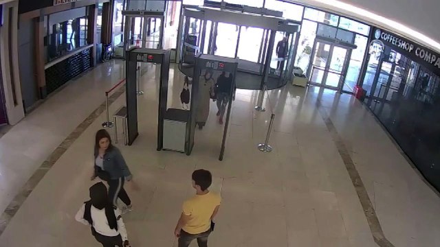 FETÖ'nün sözde 'Sivas büyük bölge imamı' AVM'de yakalandı - SİVAS