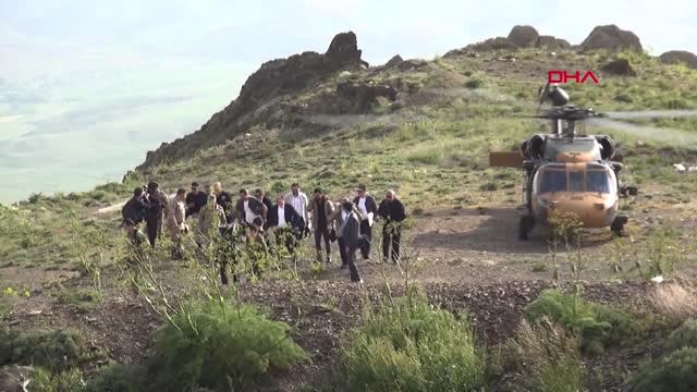 Hakkari Bakan Soylu, Bayram Namazını Yüksekova'da Kıldı Hd