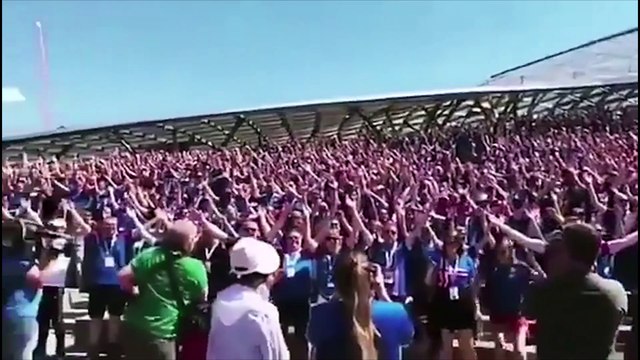 Les Islandais enflamment Moscou avec le clapping