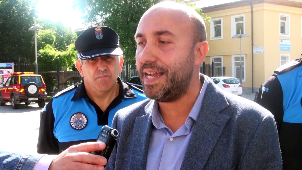 Nuevos vehículos de atestados y de la Unidad de Atención a las Familias de Policía Local de Leganés