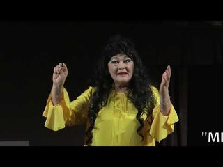 MBRETËRESHA E REXHEP QOSES, MISHËROHET NË SKENË NGA JUSTINA ALIAJ